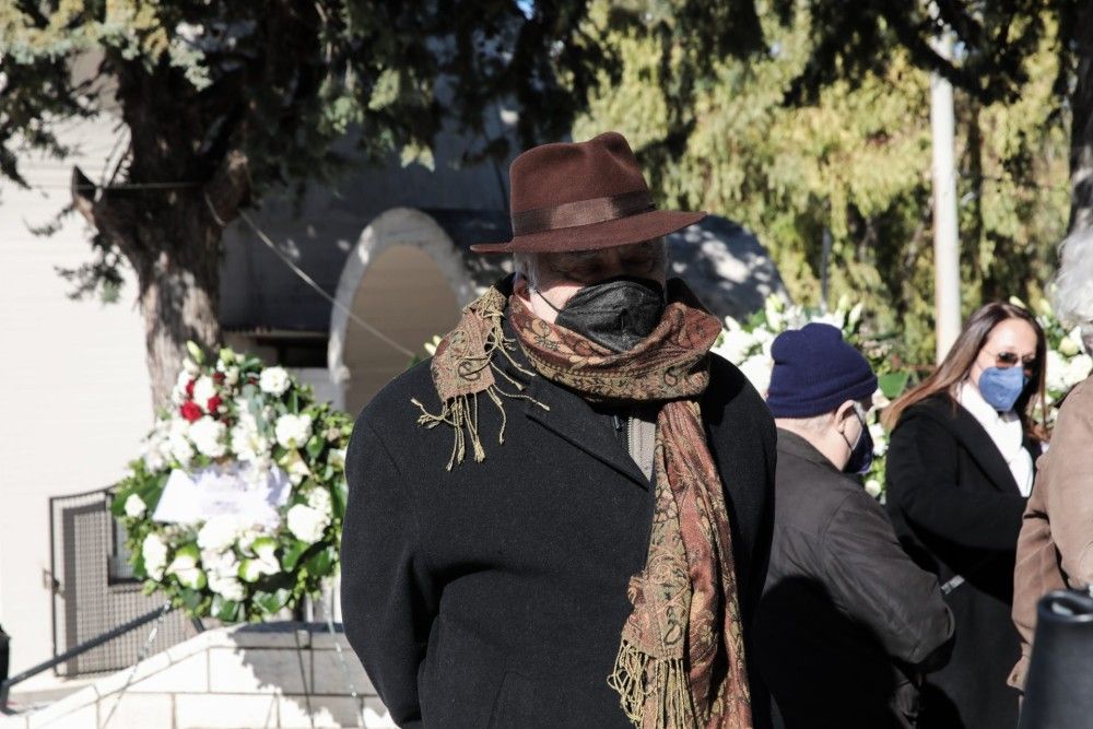 Πέθανε ο βραβευμένος σκηνοθέτης και συγγραφέας Λάκης Παπαστάθης