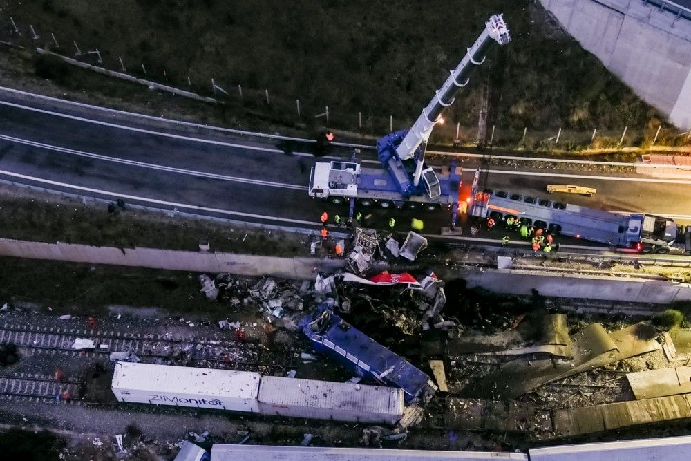 Τραγωδία στα Τέμπη: Τα δυο κρίσιμα ερωτήματα  – Τι θα δείξουν τα «μαύρα» κουτιά