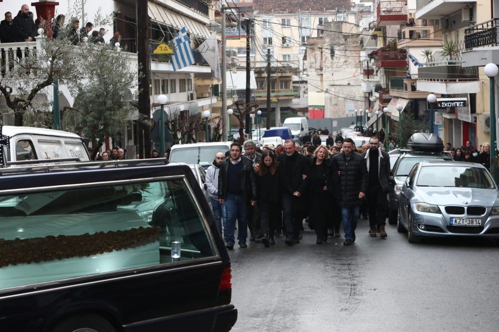 Στις 3.500 ευρώ η δημόσια δαπάνη για την κηδεία κάθε θύματος της τραγωδίας των Τεμπών-Αύριο η ΚΥΑ