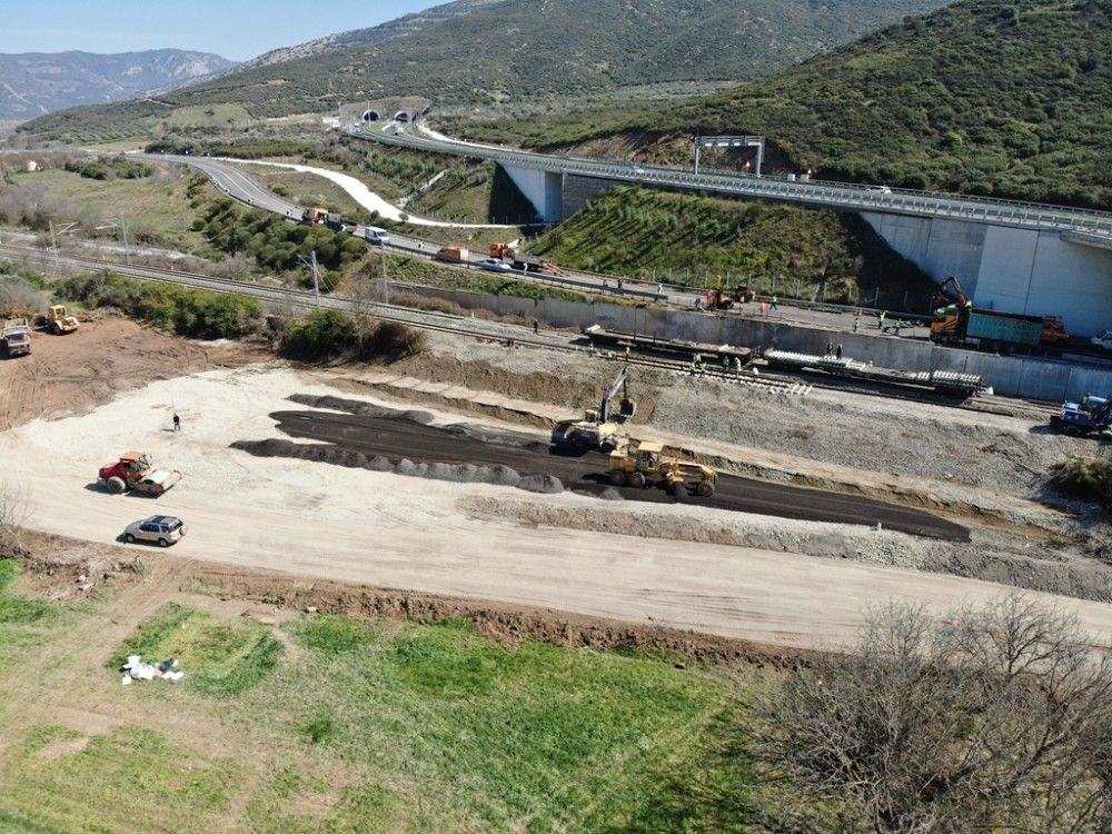 Τέμπη: Απομακρύνθηκαν βαγόνια και συντρίμμια από το σημείο της τραγωδίας