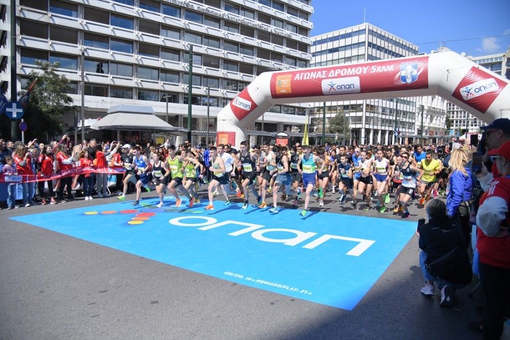 Μαζική συμμετοχή από 19.000 δρομείς στον 11ο Ημιμαραθώνιο της Αθήνας – Ο ΟΠΑΠ στο πλευρό τους με δράσεις και εκπλήξεις