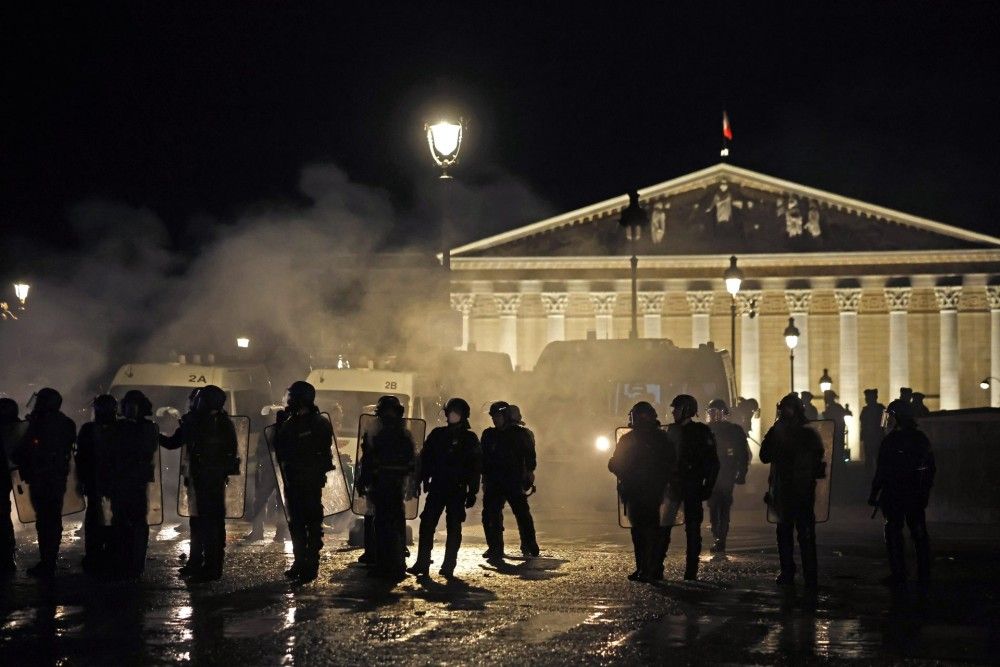 Μια «χούφτα ψήφοι» θα κρίνουν την τύχη της γαλλικής κυβέρνησης