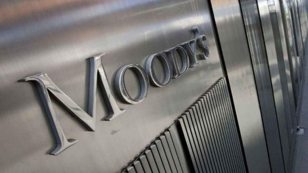 O οίκος Moody’s αναβαθμίζει σε θετικό το outlook της Ελλάδας