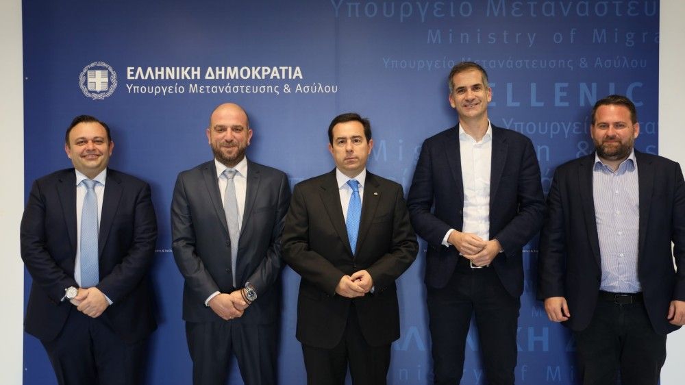 Μνημόνιο Συνεργασίας Μηταράκη &#8211; Μπακογιάννη για στήριξη του Δήμου μετά το κλείσιμο της Δομής Ελαιώνα