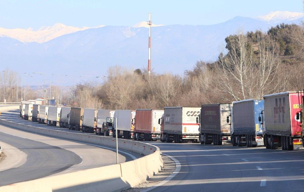 Σε ισχύ η απαγόρευση κυκλοφορίας φορτηγών κατά την έξοδο του Πάσχα