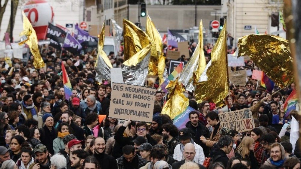 Γαλλία: Η χώρα χρειάζεται μια περίοδο επούλωσης, λέει η πρωθυπουργός