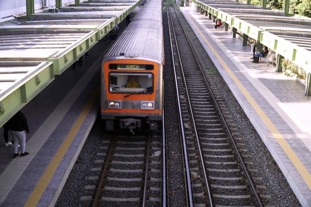 Πτώση ατόμου στις γραμμές του Ηλεκτρικού στον «Άγιο Νικόλαο» &#8211; Διακοπή δρομολογίων