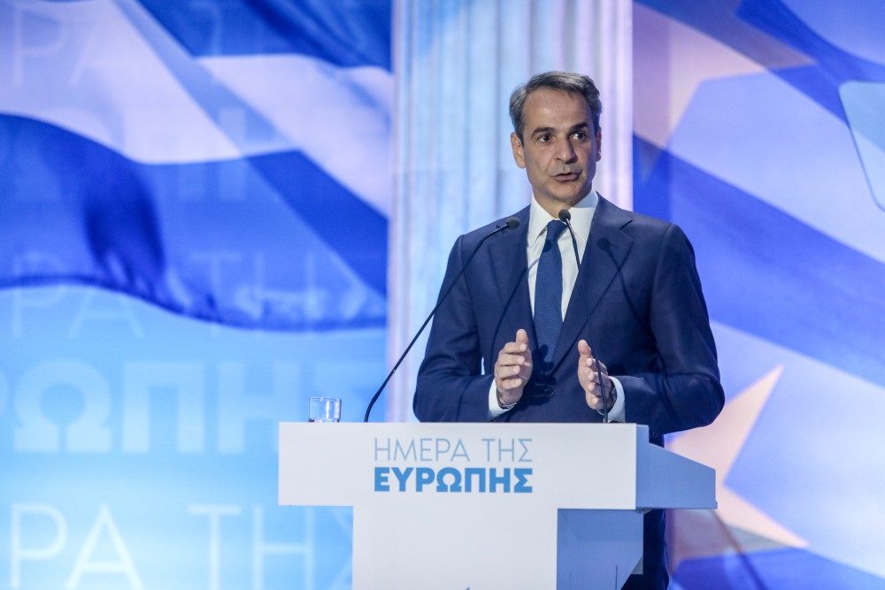 Αυτοδυναμία Μητσοτάκη στο... Κέντρο