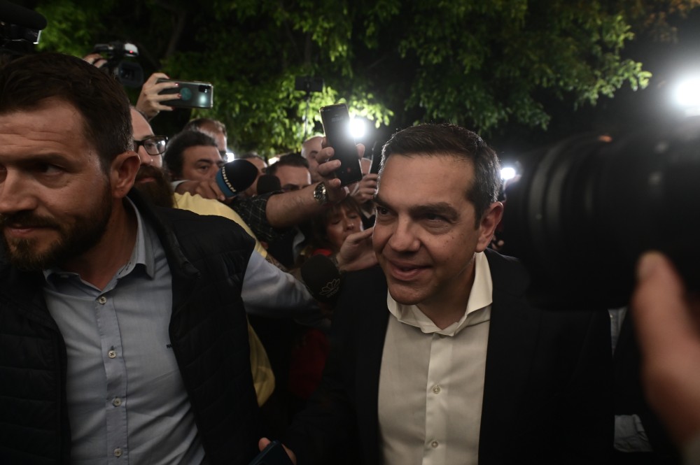 Η συντριβή του Τσίπρα μέσα από 10 φωτογραφίες