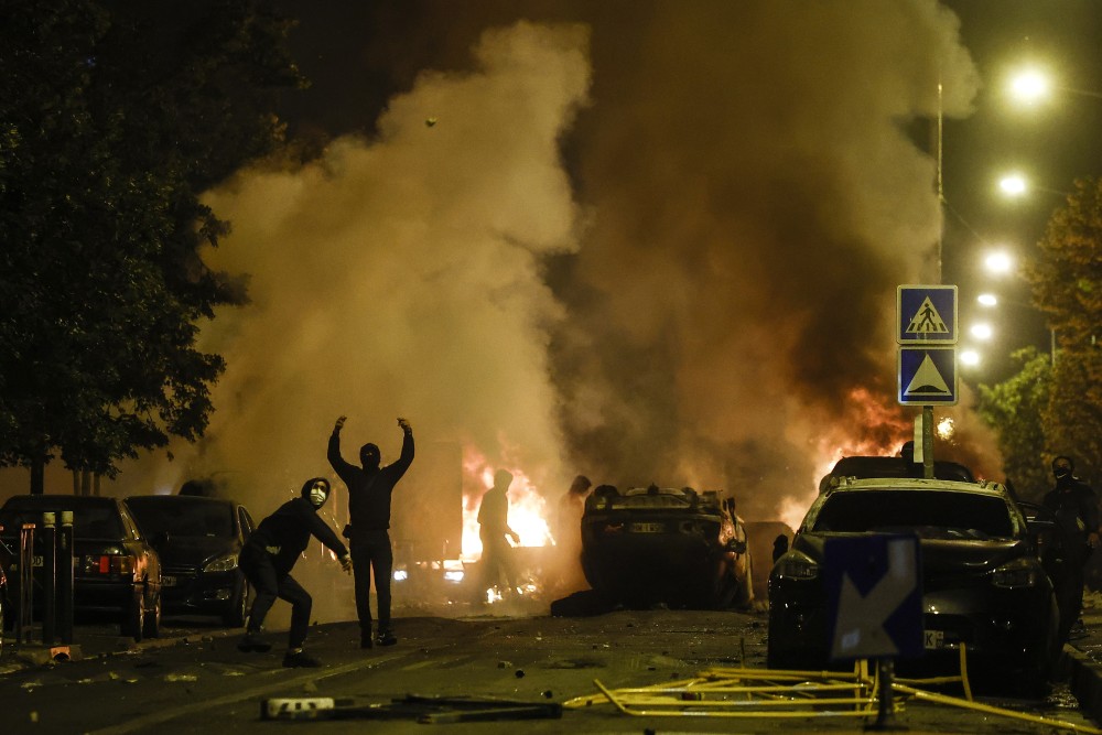 Τέταρτη νύχτα στο χάος η Γαλλία – Πάνω από 470 προσαγωγές