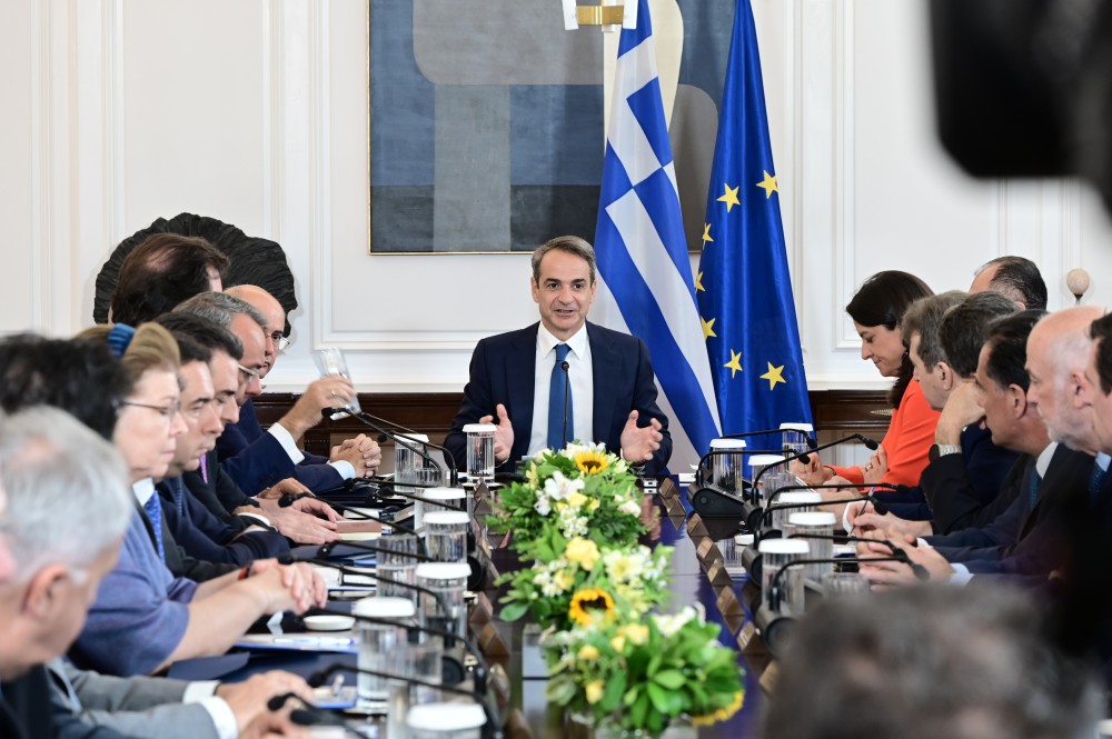 Ο Μητσοτάκης βάζει στο φουλ τις μηχανές: στην πρώτη γραμμή οικονομία, υγεία, δικαιοσύνη