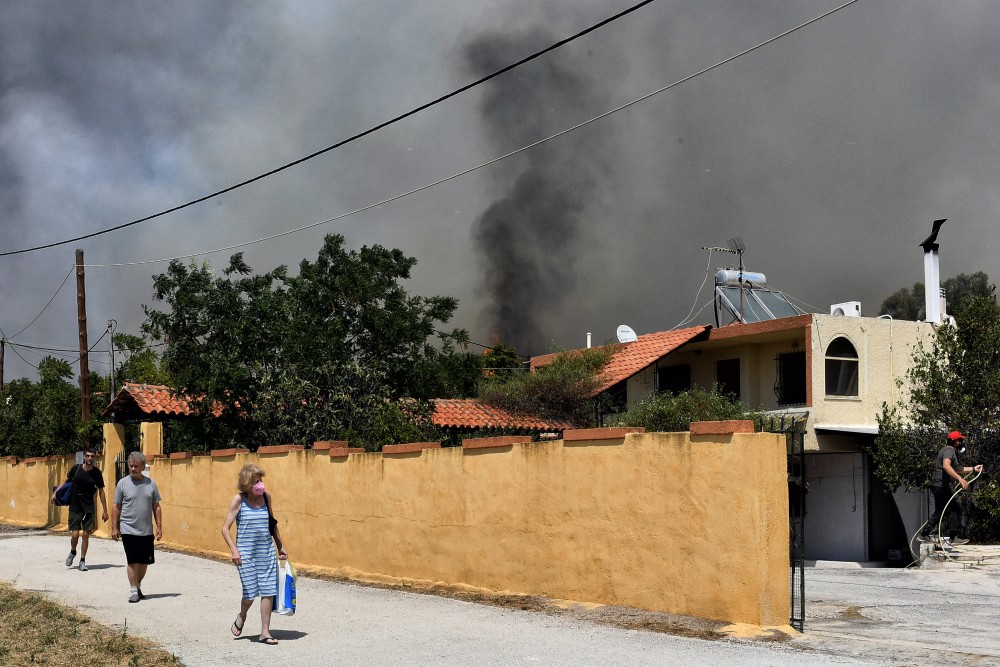 Φωτιές: Μήνυμα του 112 για την πυρκαγιά στα Δερβενοχώρια