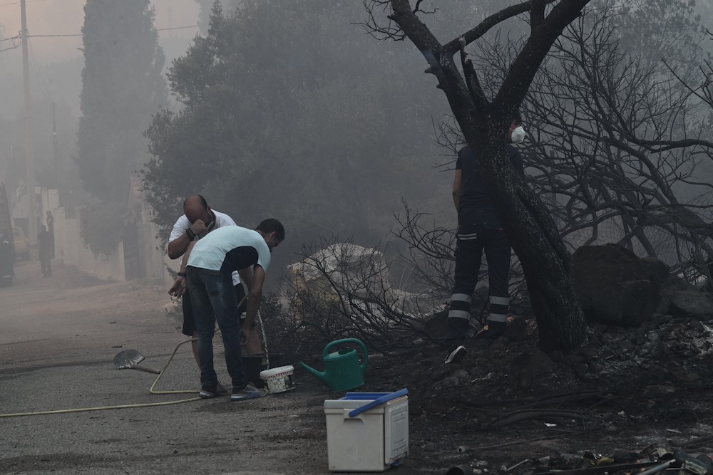 Φωτιές: οδηγίες από την Ελληνική Πνευμονολογική Εταιρεία για την προστασία από τον καπνό