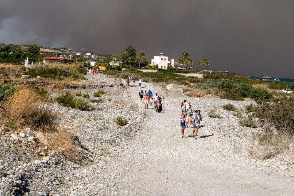 Ρόδος: η μεγαλύτερη επιχείρηση εκκένωσης που έγινε ποτέ σε πυρκαγιά