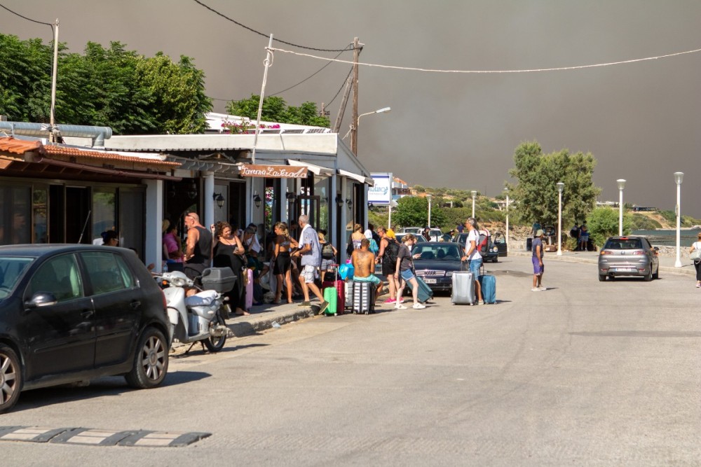 Έκκληση του Εμπορικού Συλλόγου Ρόδου να ανοίξουν τα Mini Market για την εξυπηρέτηση των τουριστών