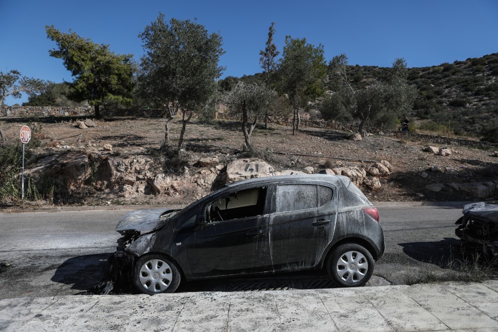 Φωτιές: οι ειδικοί απαντούν γιατί παίρνουν φωτιά τα αυτοκίνητα το καλοκαίρι