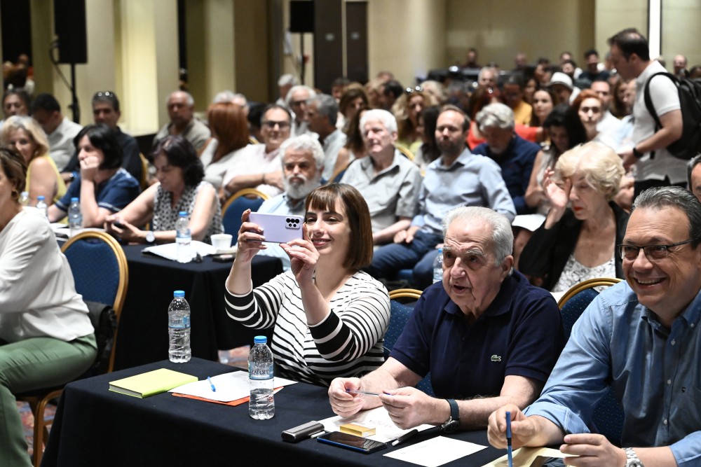 ΣΥΡΙΖΑ: πρωτοκλασάτα στελέχη κατέληξαν από παντοδύναμοι υπουργοί, μετακλητοί...