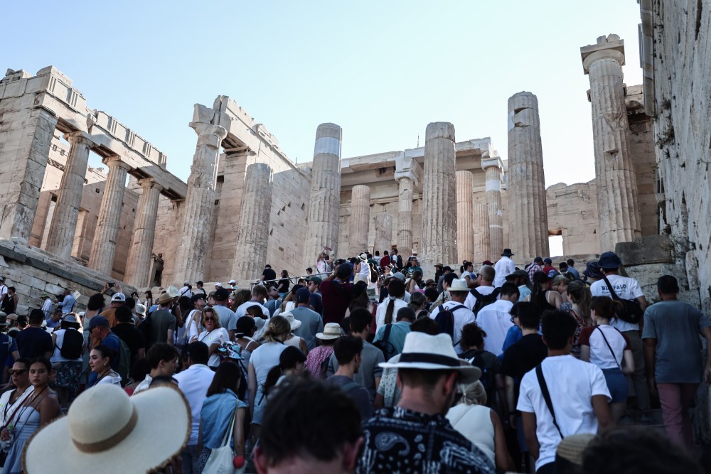 Υπουργείο Πολιτισμού: εργασίες αντικατάστασης στον ιστό του αλεξικέραυνου στην Ακρόπολη