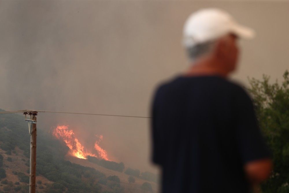 Φωτιά στην Αλεξανδρούπολη: μάχη να ανακοπεί η πορεία προς τον οικισμό της Δαδιάς