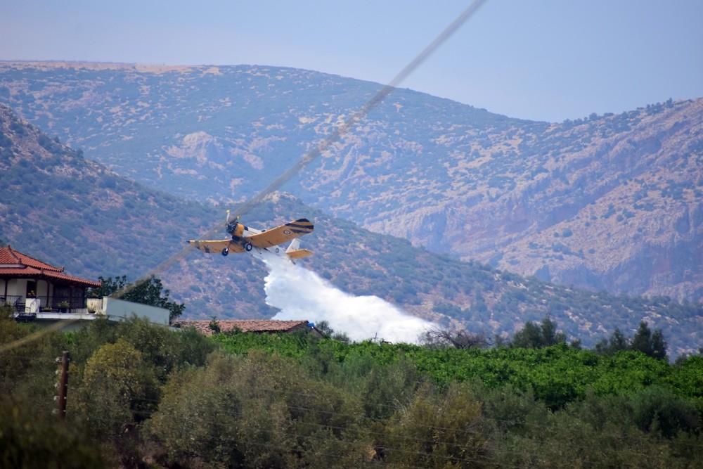 Φωτιές - Ένοπλες Δυνάμεις: πώς συνδράμουν στα πύρινα μέτωπα σε όλη τη χώρα