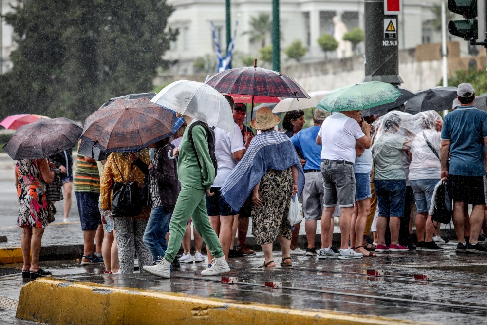 Κακοκαιρία με καταιγίδες, χαλάζι και πτώση θερμοκρασίας - Σε επιφυλακή ο κρατικός μηχανισμός