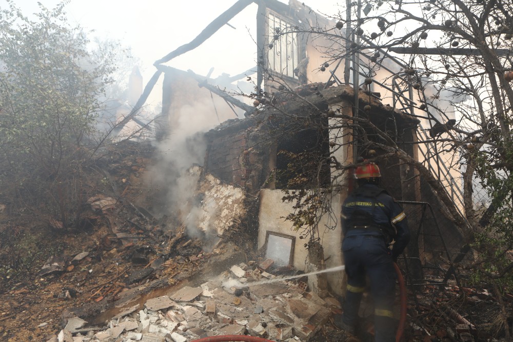 Πυρόπληκτοι: αναστέλλονται για έξι μήνες οι πλειστηριασμοί - Οι δικαιούχοι