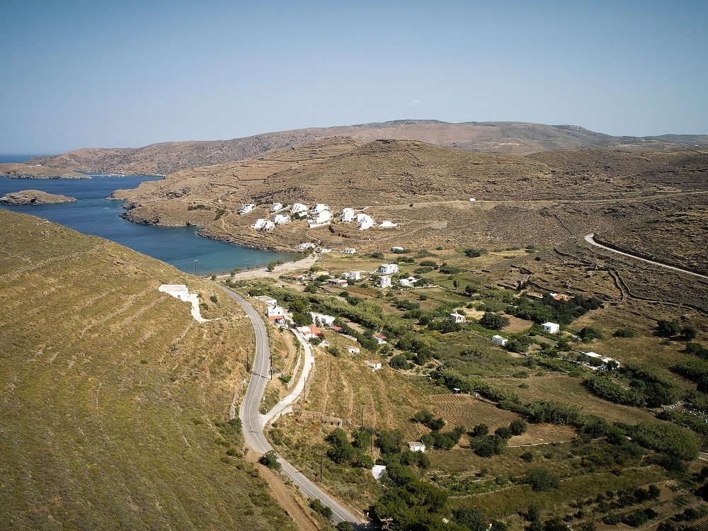 Xenia Kythnos: Στην τελική ευθεία η επένδυση του Αβραχαμ Ραβίντ