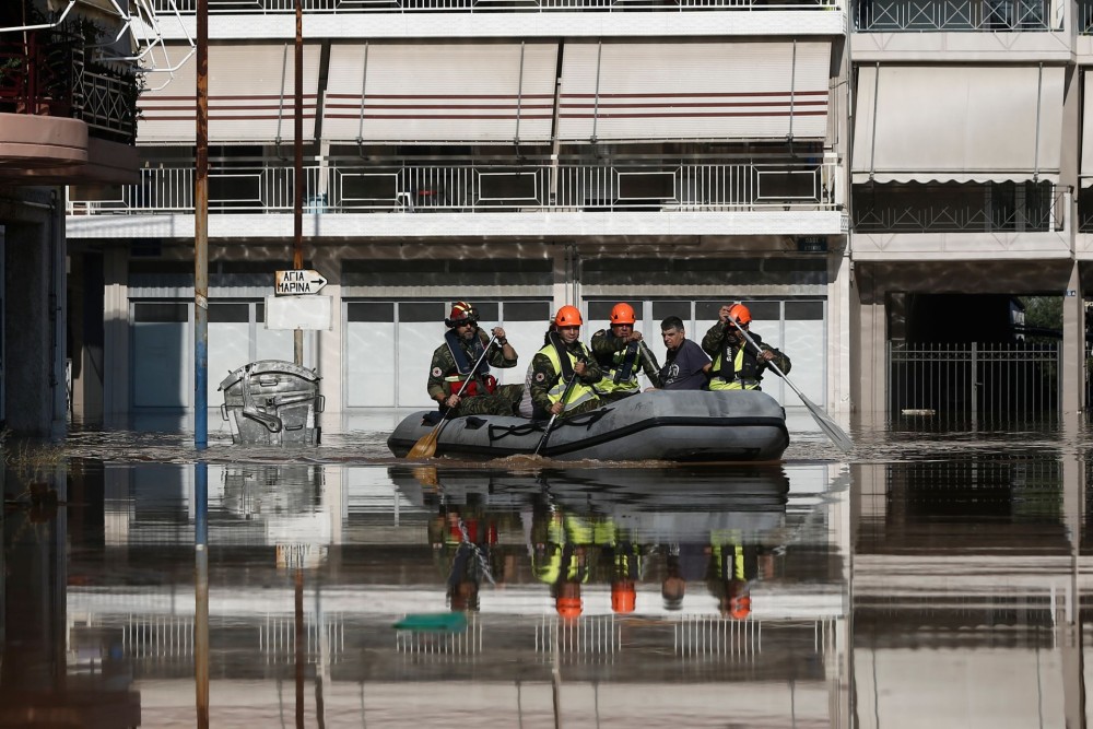 Αγωνία για τους 6 αγνοούμενους στη Θεσσαλία - Στους 11 οι νεκροί