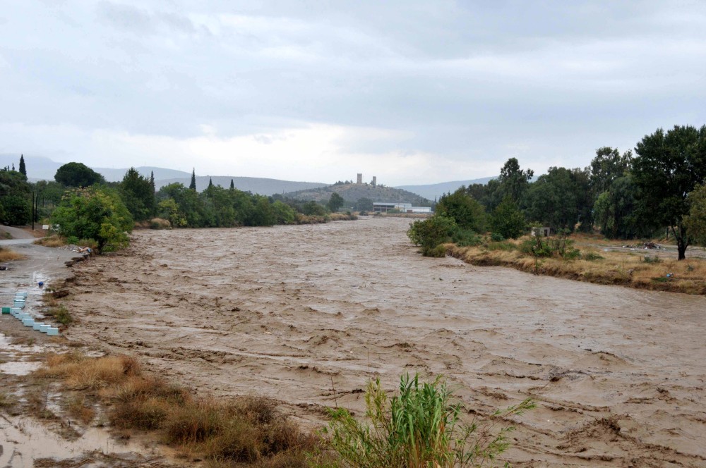 ΥΠΕΝ: Δεν διαπιστώνεται σημαντικό πρόβλημα ρύπανσης στα νερά της λίμνης Κάρλας