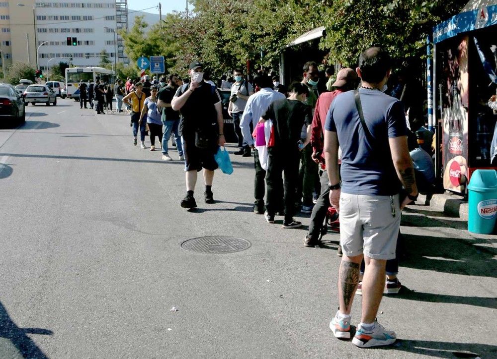 Καλύτερη η εικόνα έξω από την Υπηρεσία Ασύλου