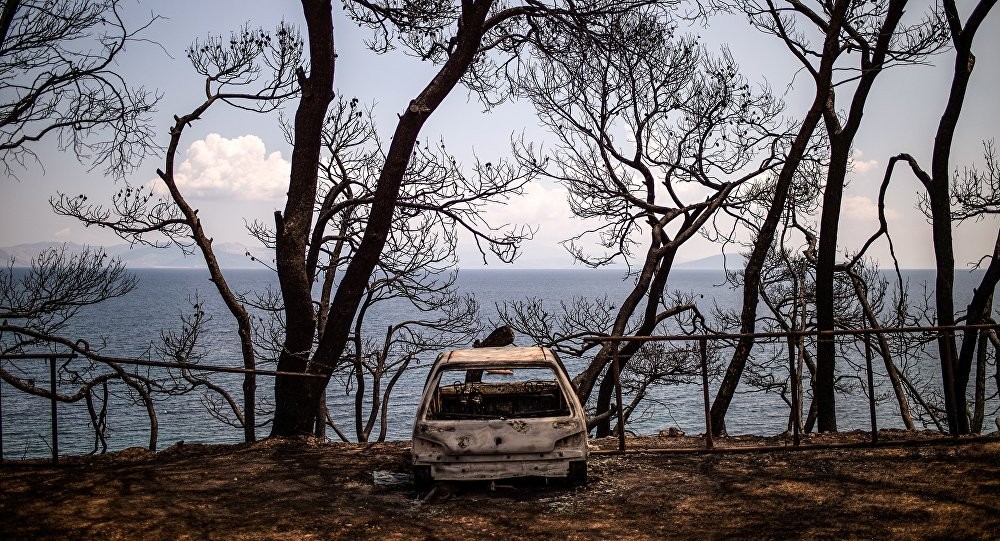 Έφοδος της ΕΛΑΣ στην Πυροσβεστική για απόκρυψη στοιχείων από την τραγωδία στο Μάτι