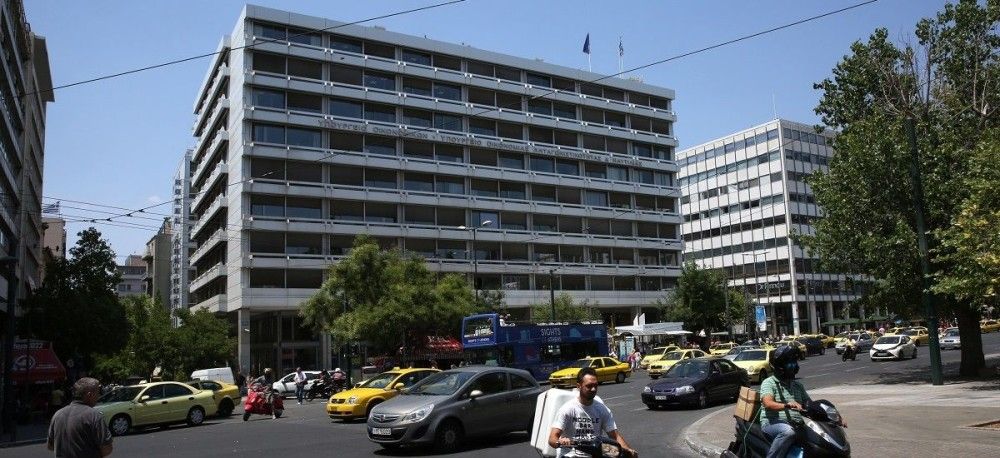 Το ΥΠΟΙΚ εξετάζει τη μείωση φόρων 13 δισ. ευρώ μετά τον κορωνοϊό