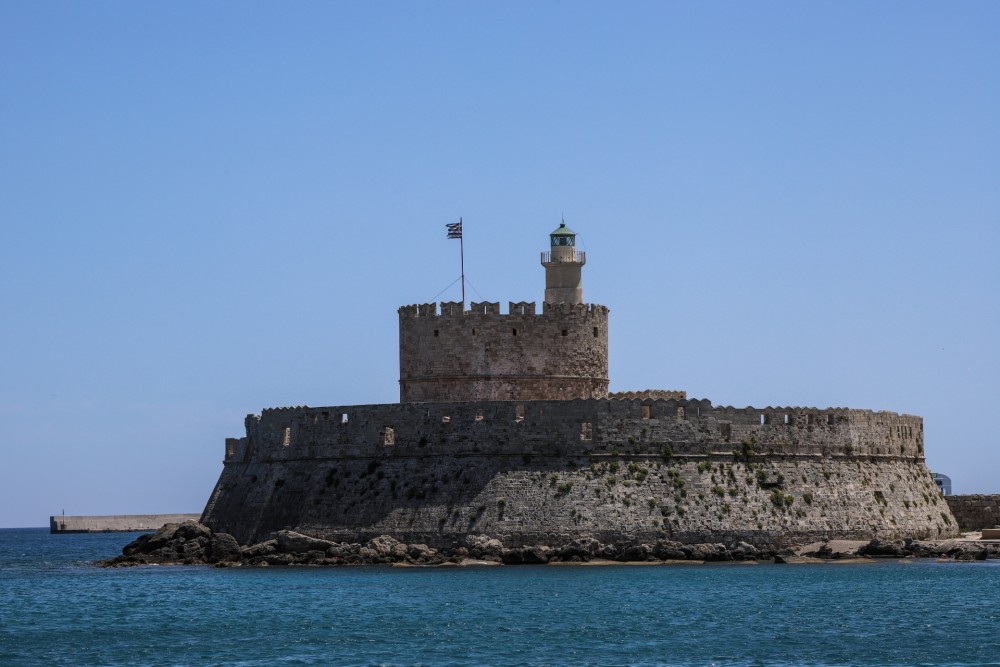 Θετικά στοιχεία από τη Ρόδο: Αυξημένη η τουριστική κίνηση στο νησί και τον Νοέμβριο