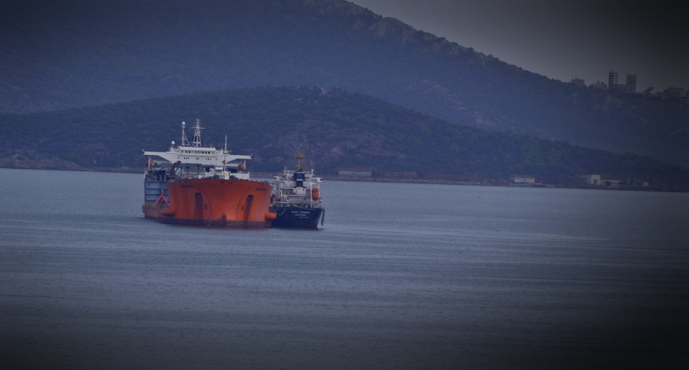 Υπό την προστασία φρεγάτας το SOUNION στην Ερυθρά Θάλασσα- Εξετάζεται μεταφορά του σε ασφαλές λιμάνι