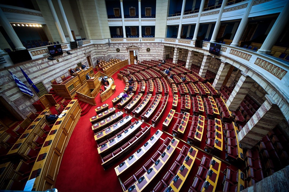 Στη Βουλή η αύξηση του επιδόματος γέννησης - Τι αλλάζει στο πρόγραμμα «Ανακαινίζω - Νοικιάζω»