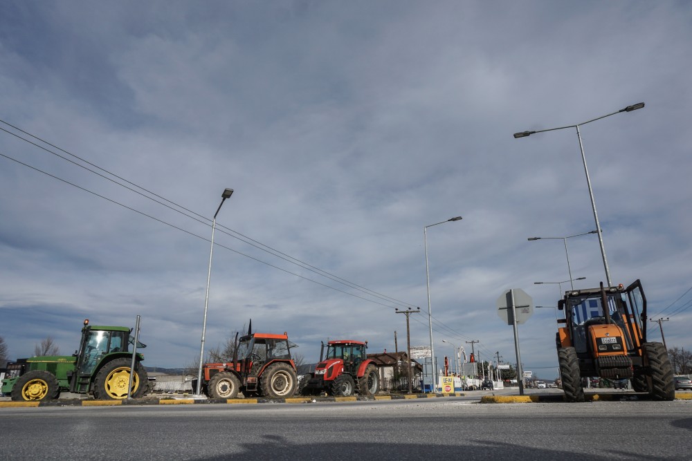 «Συμβολικός αποκλεισμός δρόμων» και παπαγαλία