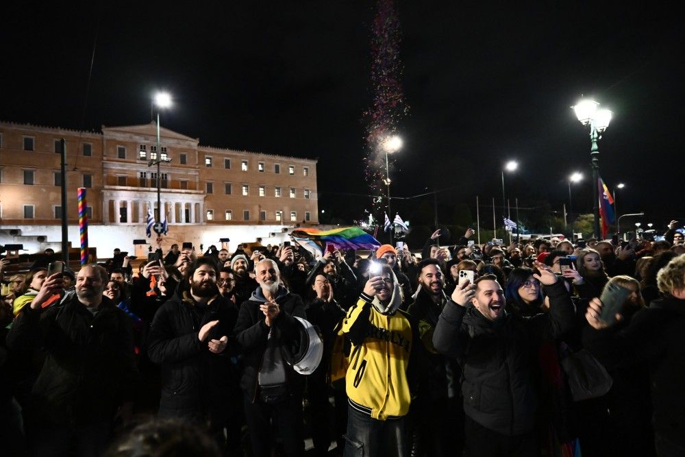 Διεθνή ΜΜΕ για γάμο ομόφυλων: Η Ελλάδα, η πρώτη ορθόδοξη χώρα που τον νομιμοποιεί