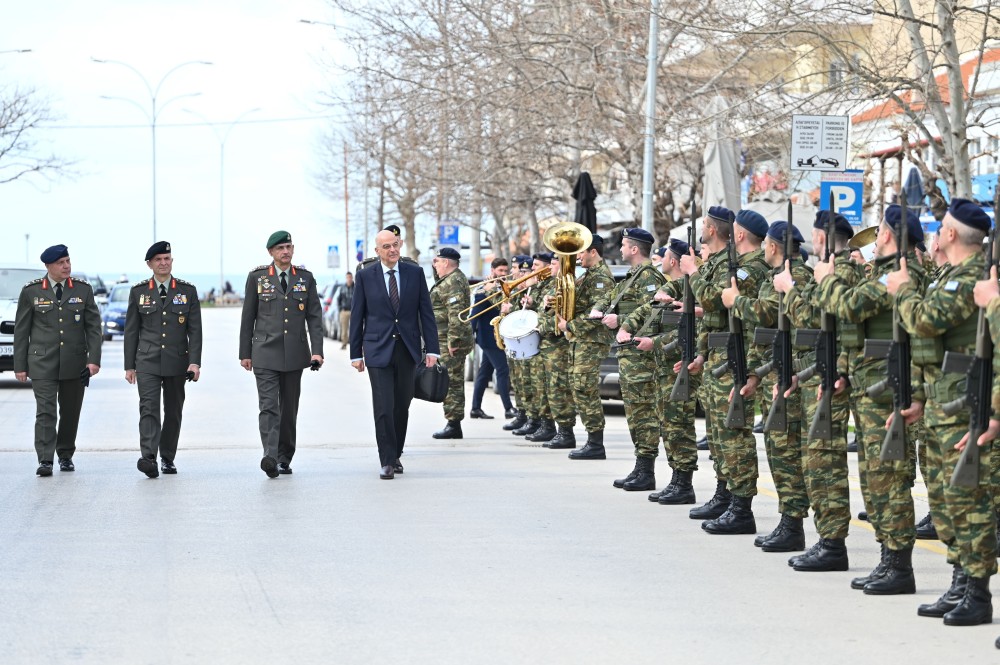 Αλεξανδρούπολη: επίσκεψη Δένδια στη ΧΙΙ Μηχανοκίνητη Μεραρχία Πεζικού