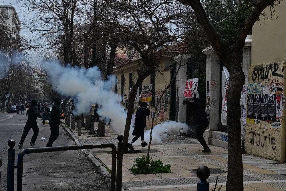 Κουκουλοφόρος: εγκληματίας, άνθρωπος του υποκόσμου