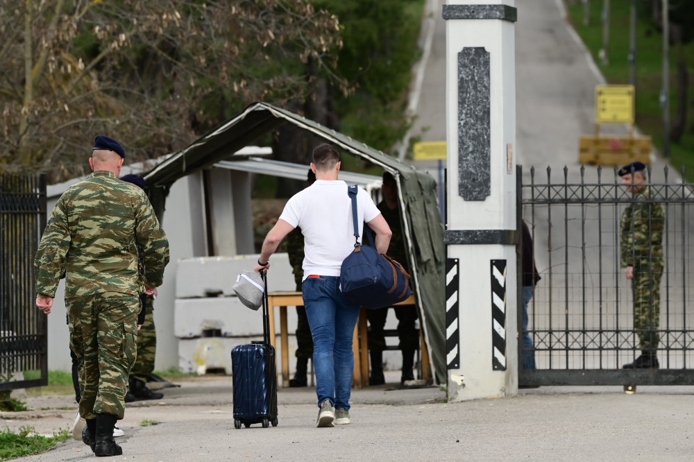 Στέφανος Κασσελάκης: λούφα και παραλλαγή για το «φίνο φανταράκι»