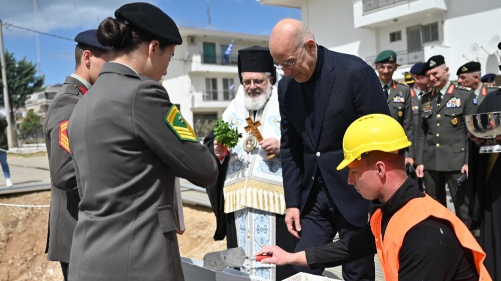 Δένδιας: Κάθε στέλεχος των Ενόπλων Δυνάμεων που μετατίθεται να έχει κατοικία