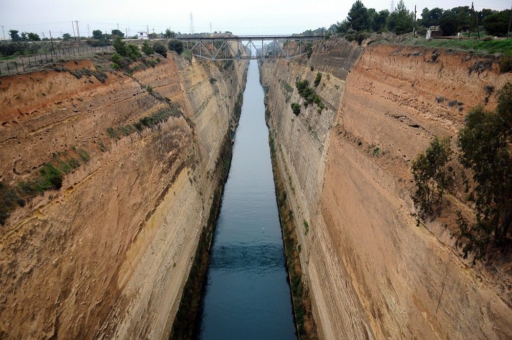 Επανέναρξη διελεύσεων πλοίων από τον Ισθμό της Κορίνθου