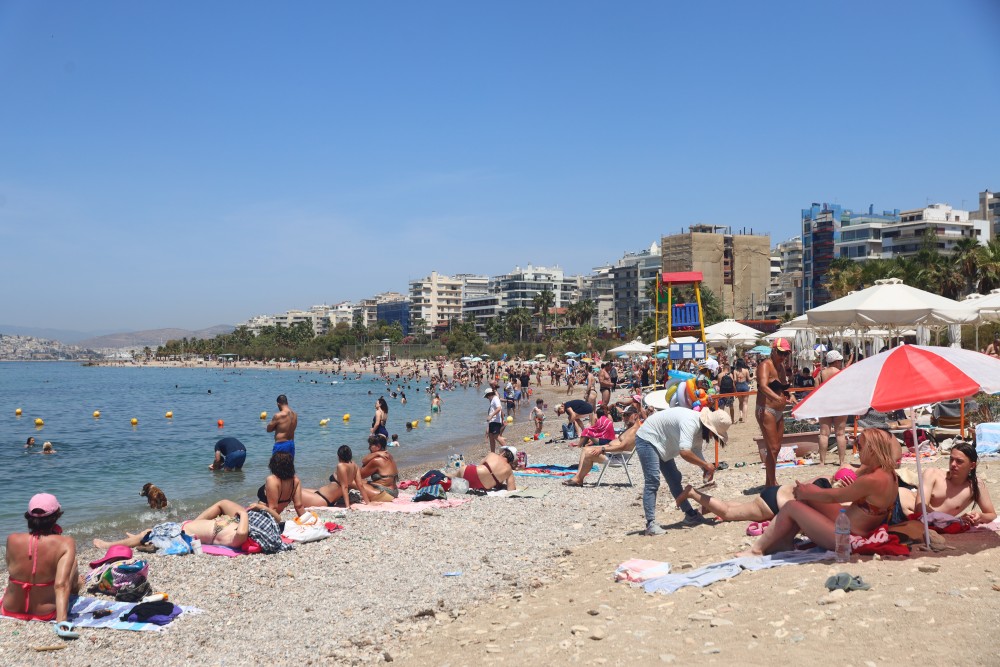 Καιρός: ζέστη και αφρικανική σκόνη - Στους 37 βαθμούς σκαρφαλώνει ο υδράργυρος