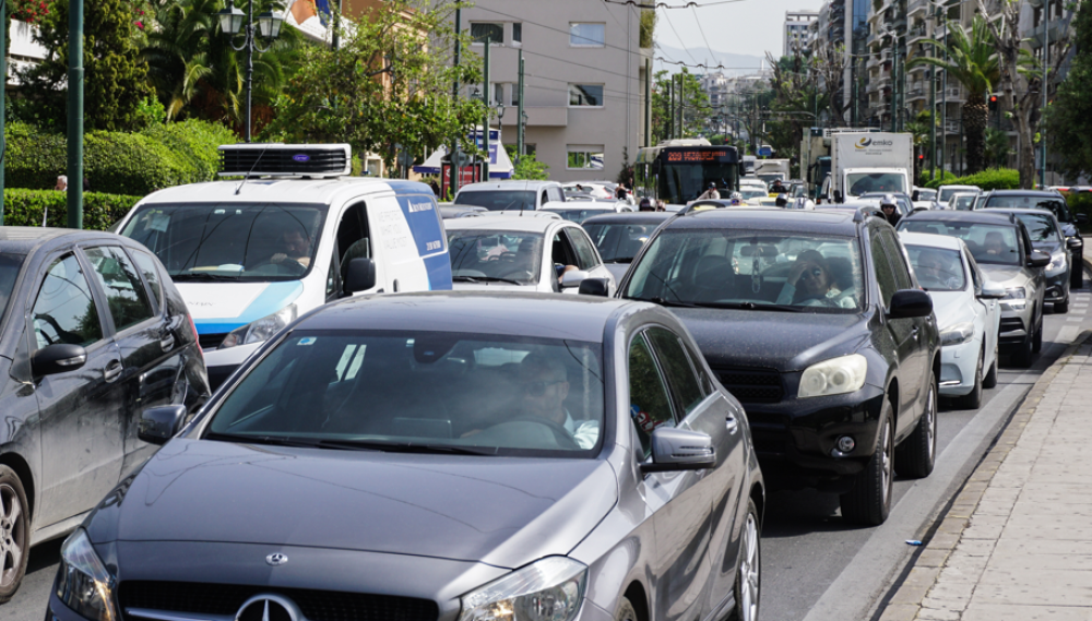 Καύσωνας: συστάσεις για την οδήγηση από το υπουργείο Υποδομών και Μεταφορών