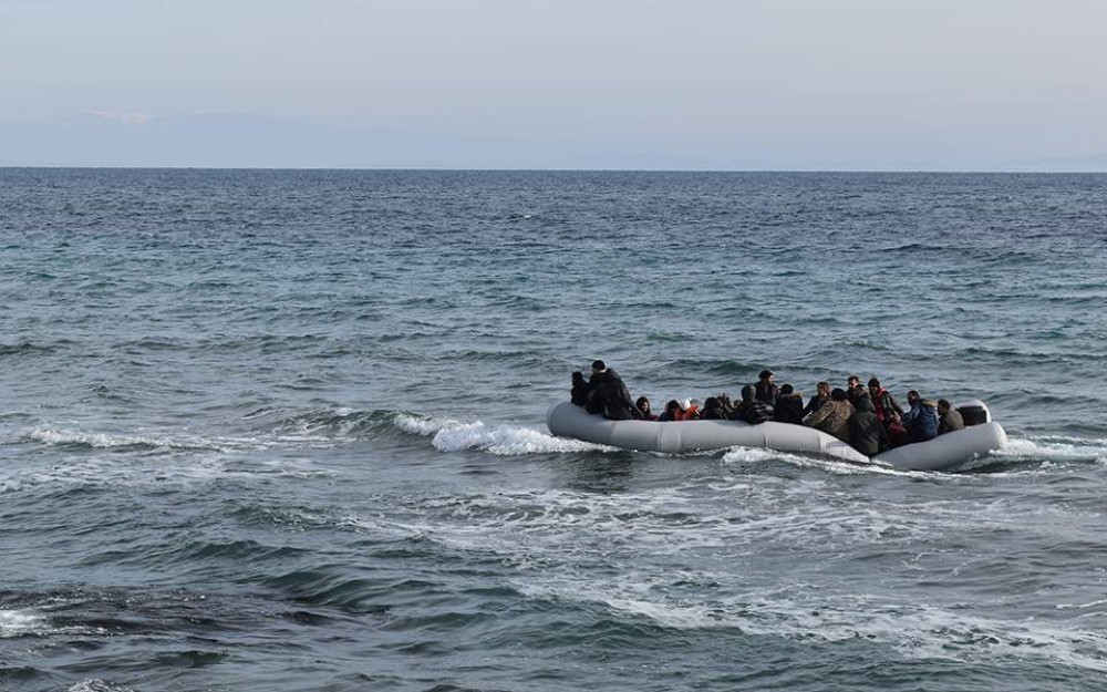 Τουλάχιστον ένας νεκρός από βύθιση σκάφους μεταναστών στη Μάγχη