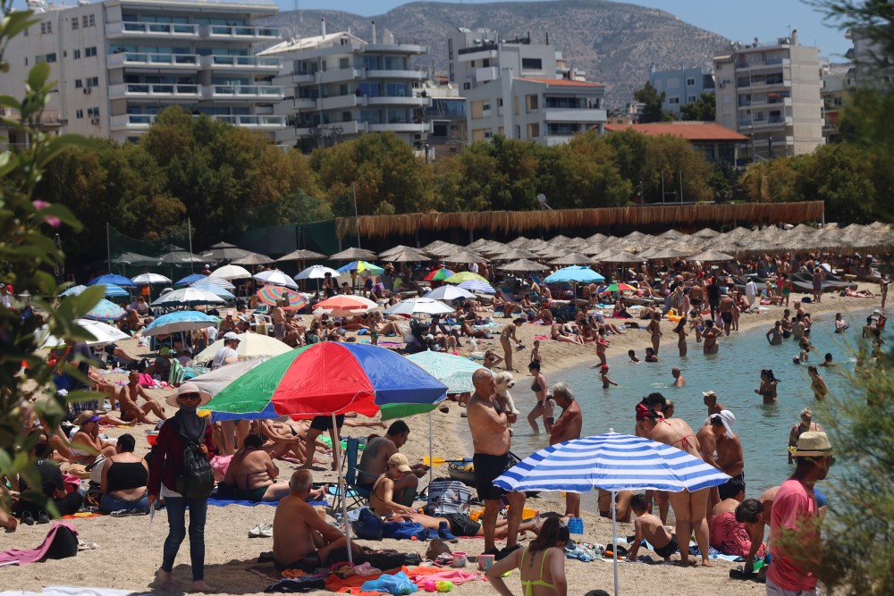 Oργανωμένες παραλίες: απλησίαστες για τον... λαουτζίκο