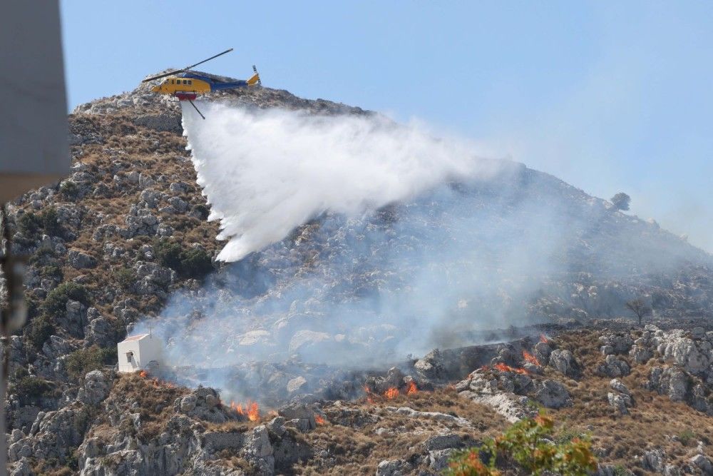 Ηράκλειο: νέα φωτιά στην Άκρια - Μήνυμα από το 112 - Εκκενώνονται 4 χωριά