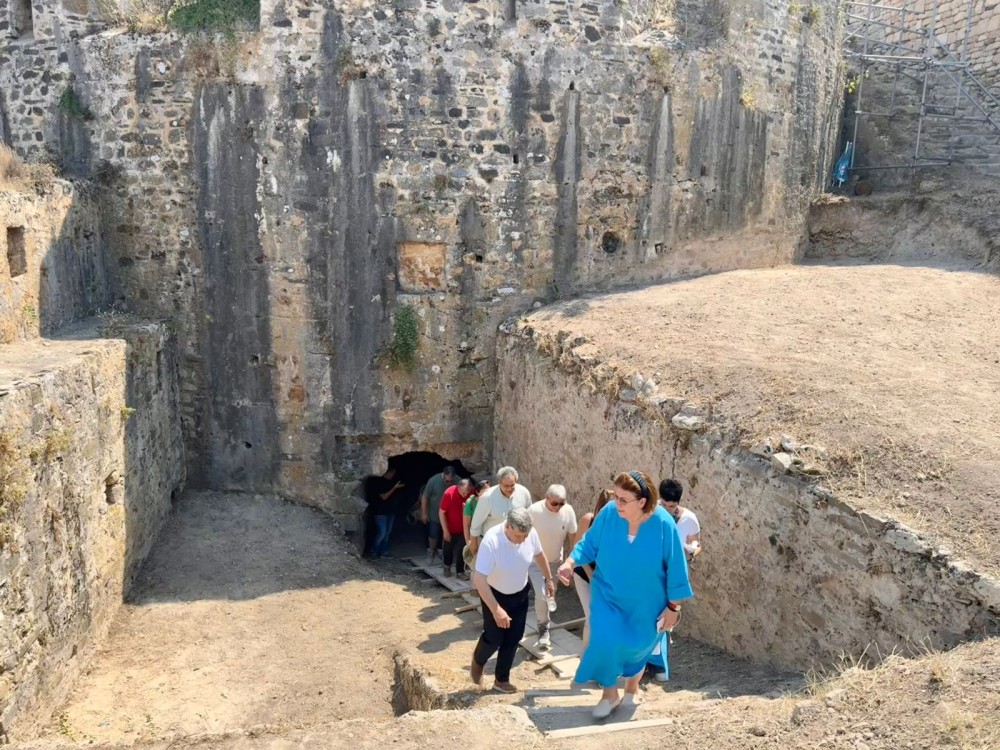 Θωρακίζεται το Κάστρο της Κορώνης - Αυτοψία της Μενδώνη