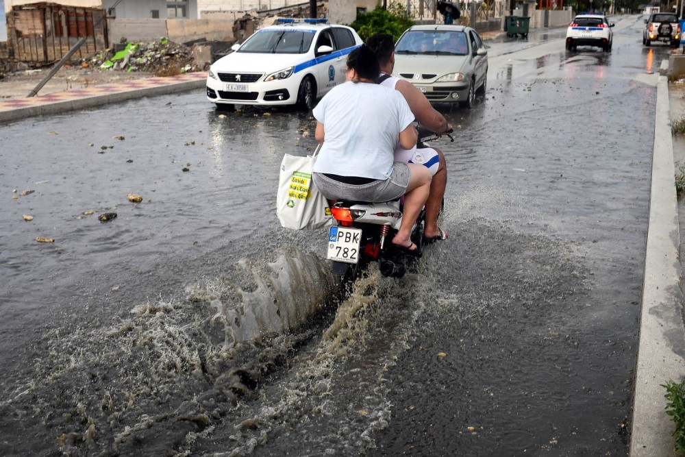 Νέο έκτακτο δελτίο από την ΕΜΥ: ισχυρές βροχές, καταιγίδες και χαλάζι μέχρι το απόγευμα