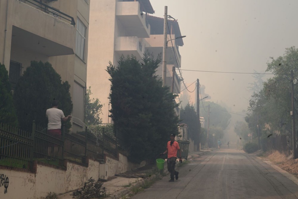 Νέο μήνυμα 112 στο Καλέτζι: «Απομακρυνθείτε προς Μαραθώνα»